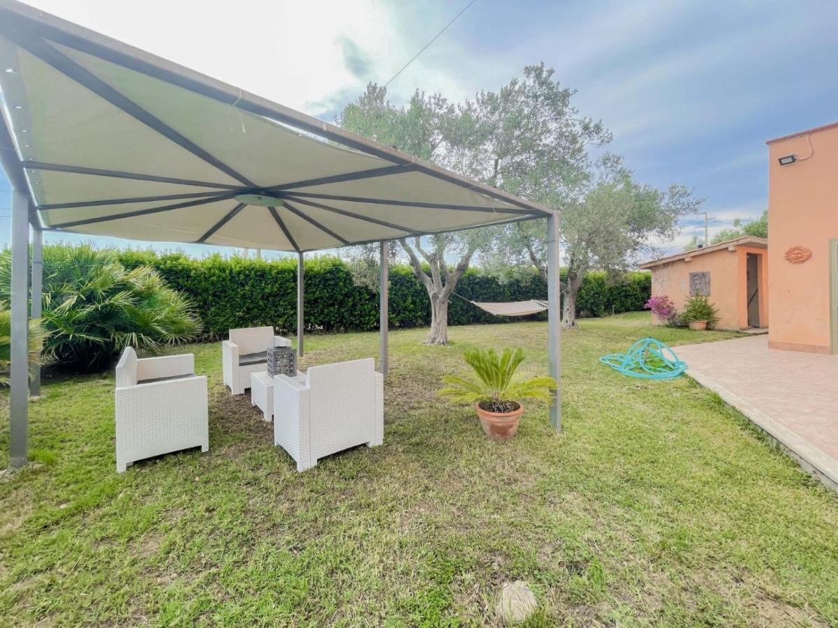 Villa In Campagna Tra Natura E Verde Montalto di Castro Exteriör bild