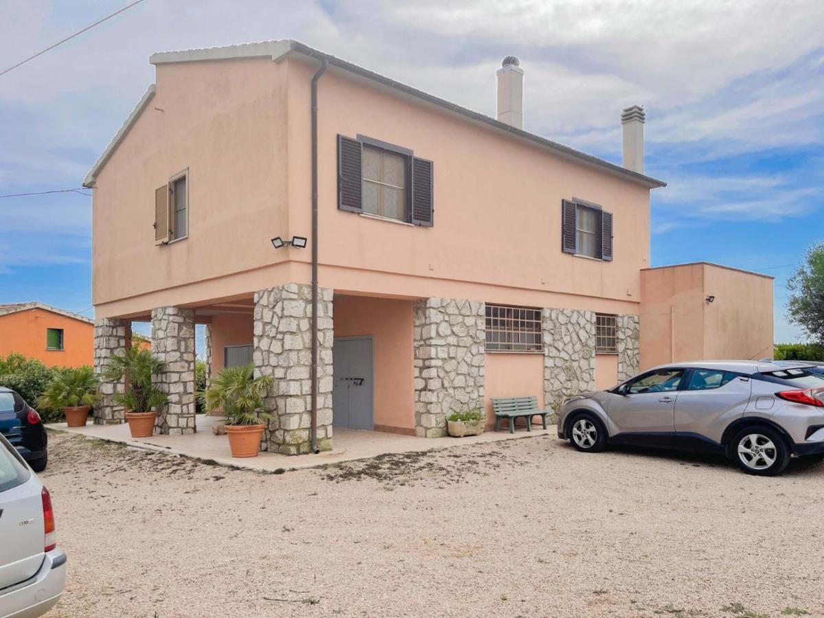 Villa In Campagna Tra Natura E Verde Montalto di Castro Exteriör bild