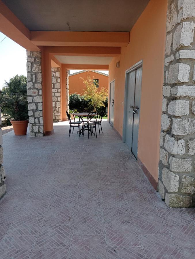 Villa In Campagna Tra Natura E Verde Montalto di Castro Exteriör bild